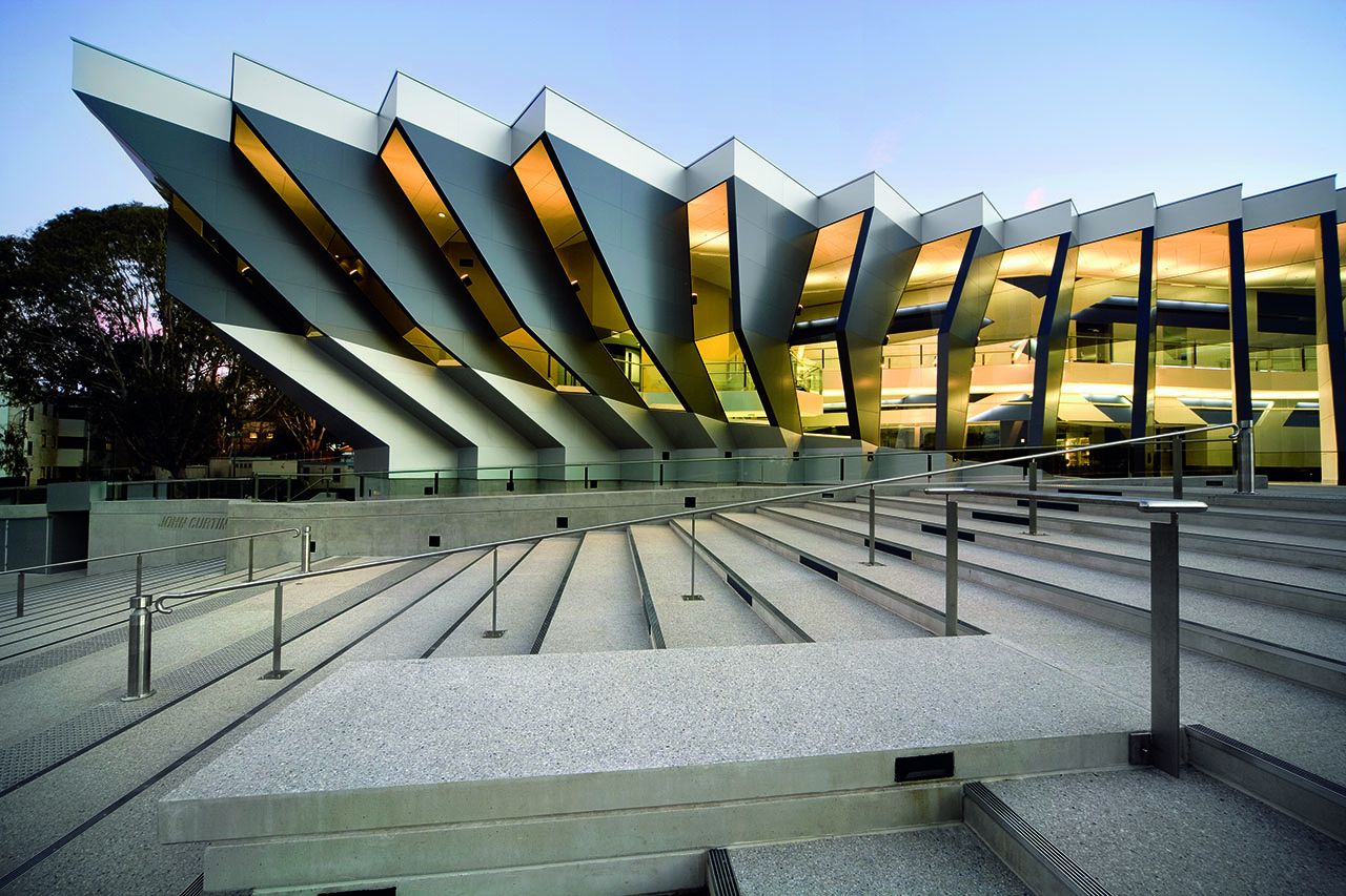 University of Canberra College